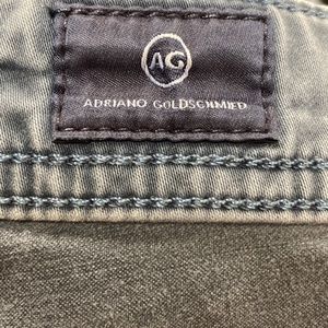 AG The Graduate Tailored Leg